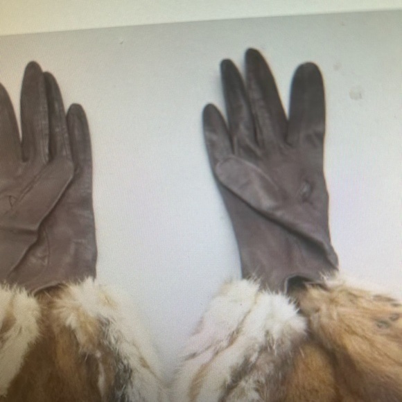 Gorgeous Mink fur purse with matching Mink  and leather gloves - Picture 4 of 12